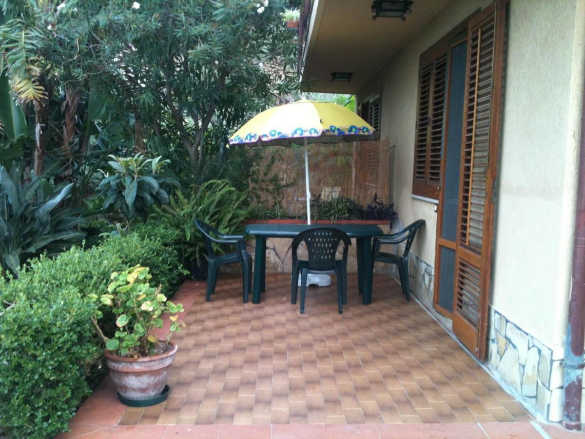 Stanza In Villa Con Giardino Vista Mare Cefalú Exterior foto