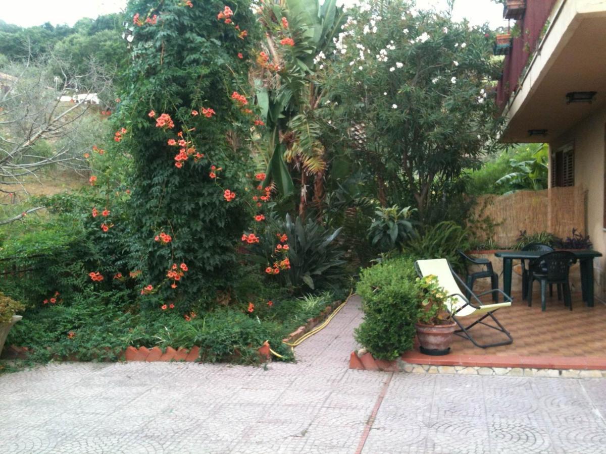 Stanza In Villa Con Giardino Vista Mare Cefalú Exterior foto