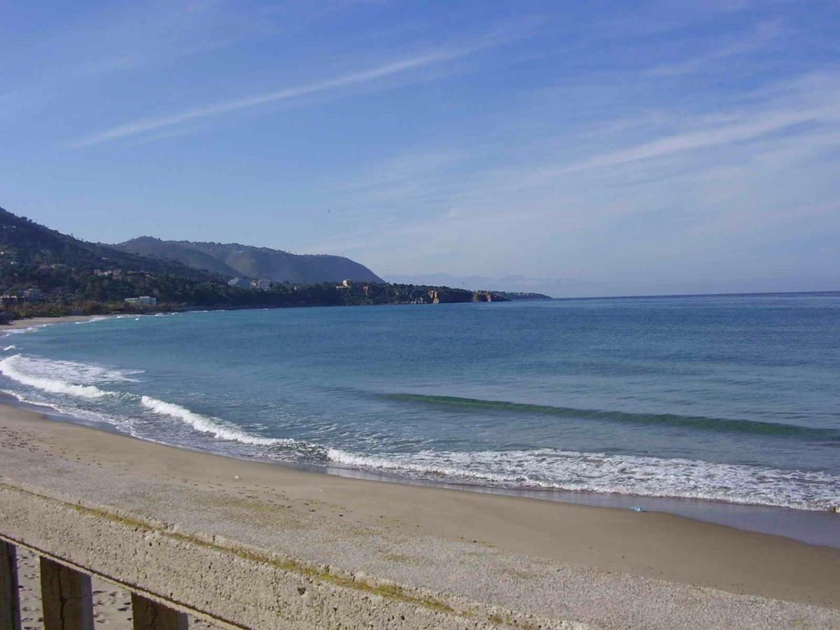 Stanza In Villa Con Giardino Vista Mare Cefalú Exterior foto