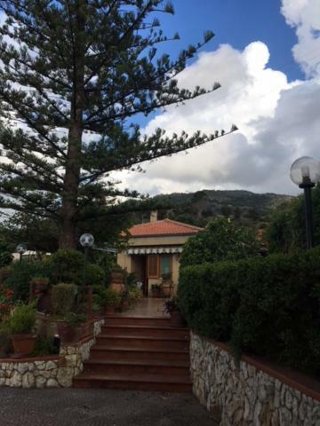 Stanza In Villa Con Giardino Vista Mare Cefalú Exterior foto